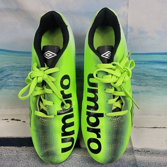 Umbro Neon Green/Black Soccer Cleats Boys 4.5 - Picture 7 of 9
